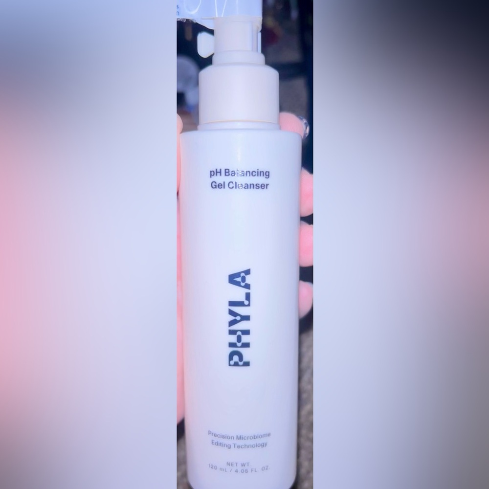 Phyla pH Balancing Gel Cleanser - New